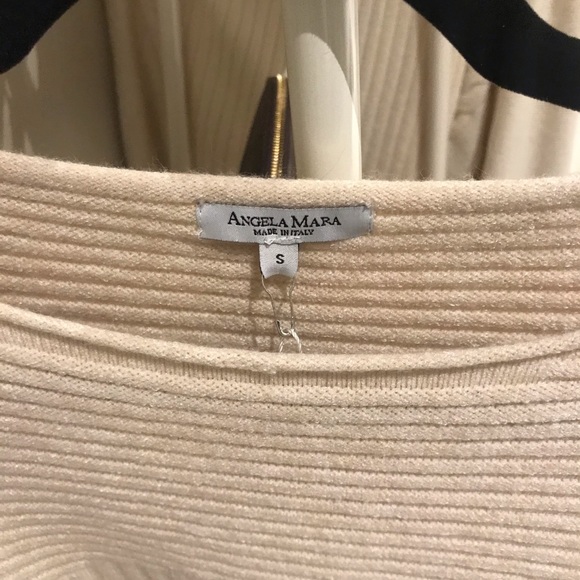 Cream/Tan long sleevecrew neck sweater - Picture 4 of 5